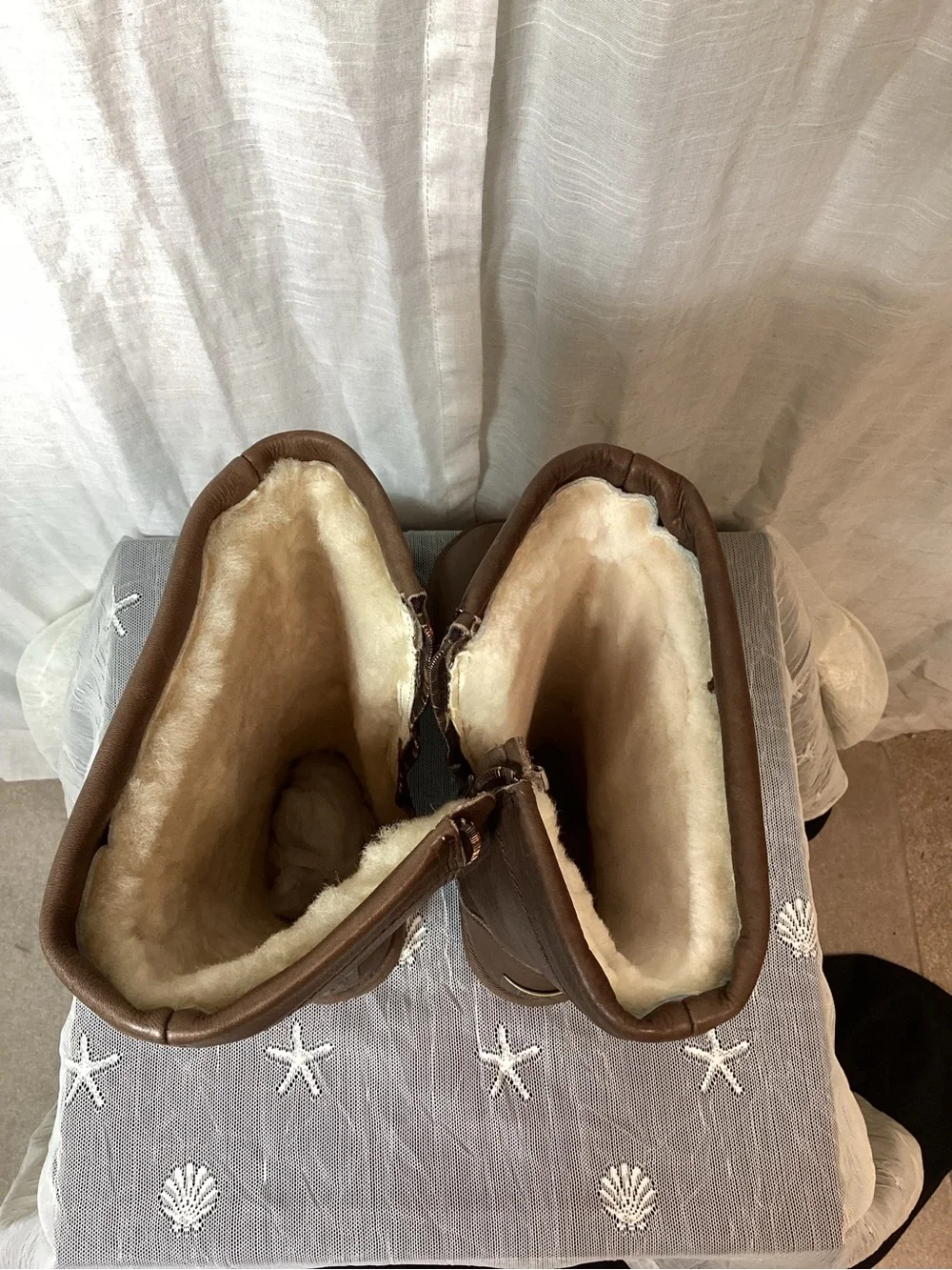 UGG australia cargo
